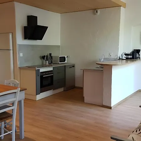 Maison Avec Piscine Et Jacuzzi Hébergement de vacances *