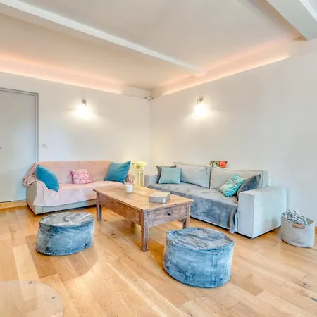 Hébergement de vacances Maison Avec Piscine Et Jacuzzi